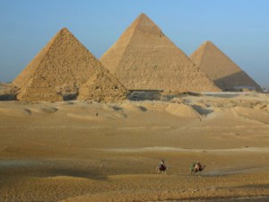 Учёные и эзотерики о предназначении пирамид Земли